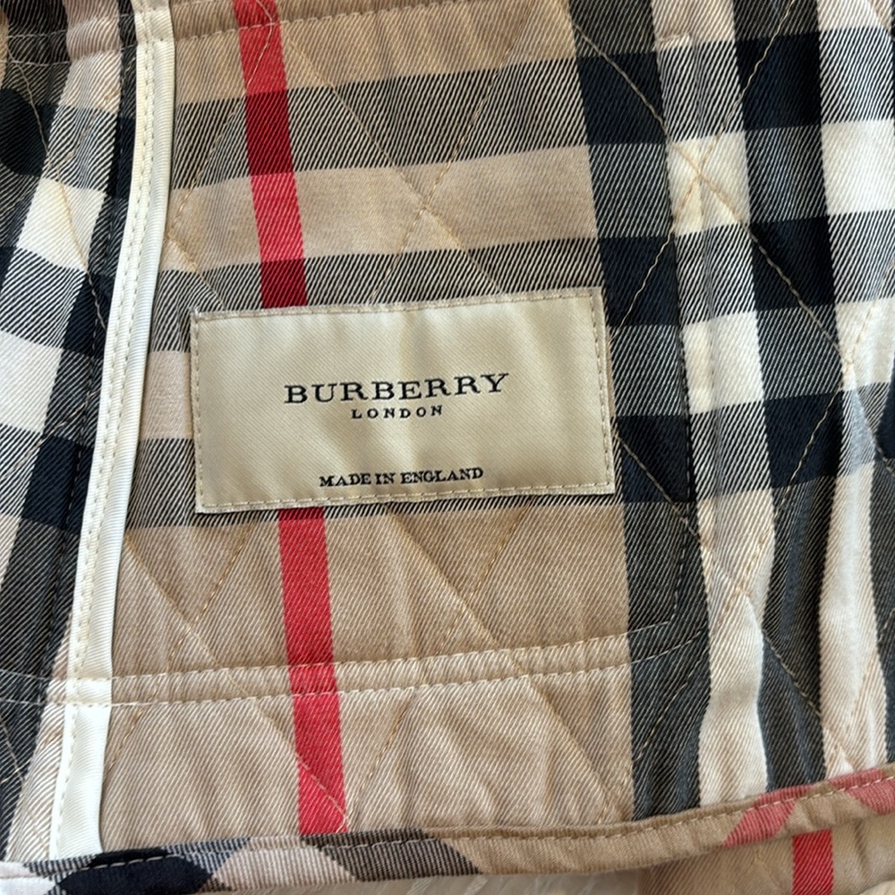 Gorgeous ! RARE! Burberry jacket - Picture 10 of 16